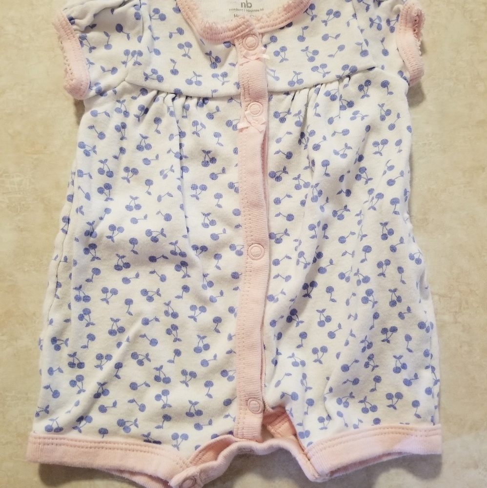 💙BUNDLE DEAL Carters Newborn clothes💜 - Picture 2 of 4